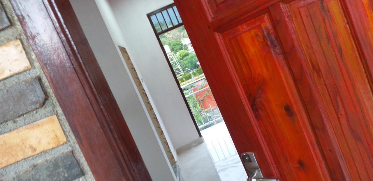 Toba Boi Hotel ตุกตุก ภายนอก รูปภาพ